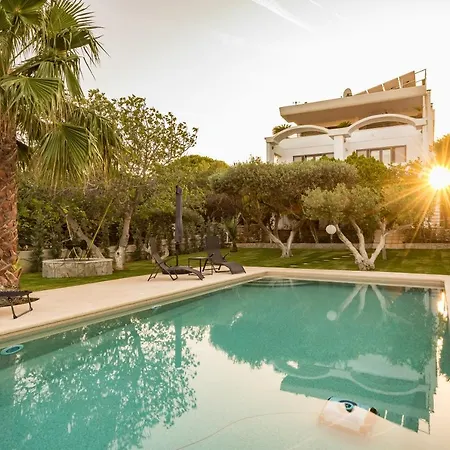 Escape To Sounio Cape Holiday home *